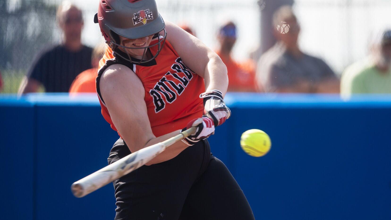 Raelyn Melching overcomes finger injury to help Waterloo to first final four berth